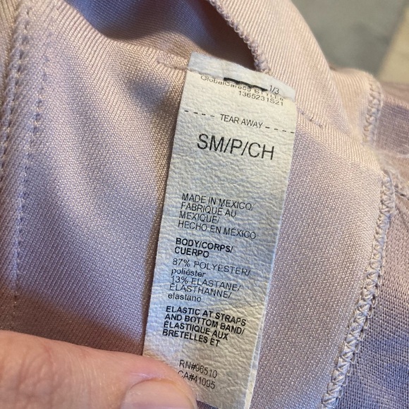 Under Armour Sports Bra size small - Picture 3 of 3